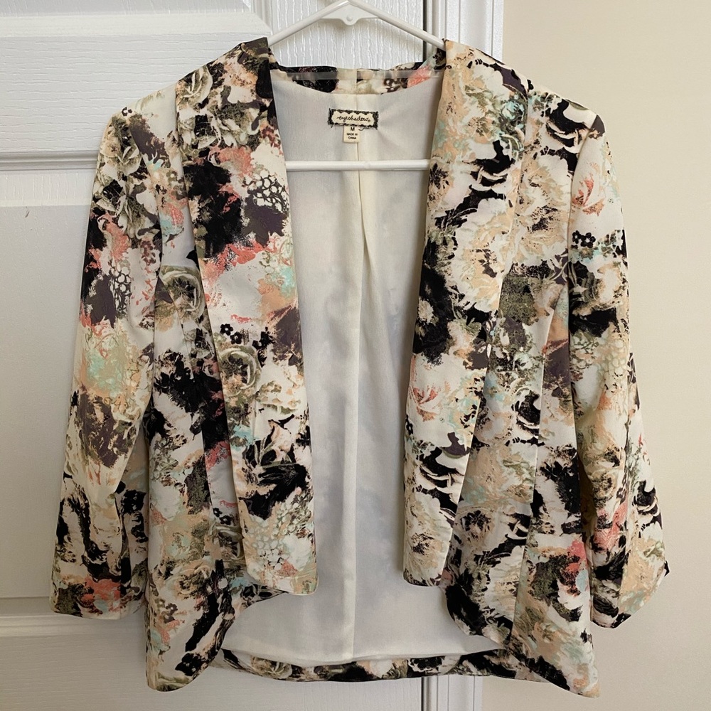 *Like New* Open Printed Blazer Style Jacket